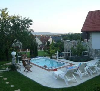 Keith Lakewood Villa