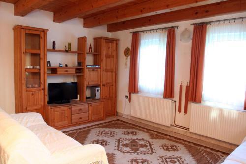 Three-bedroom Holiday Home In Zamardi I