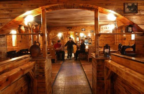 Tin�di Hotel �s �tterem