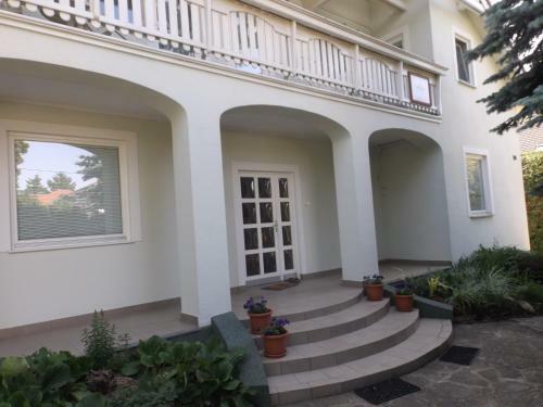 Hostal H�v�zi Fecskef�szek