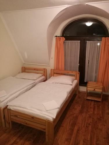 Hostal M�ty�s Sz�ll�s