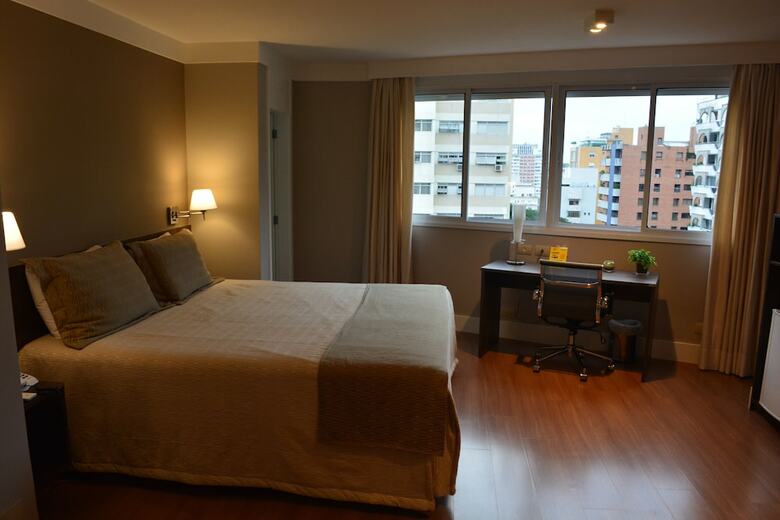 Hotel Four Plus Trianon Paulista
