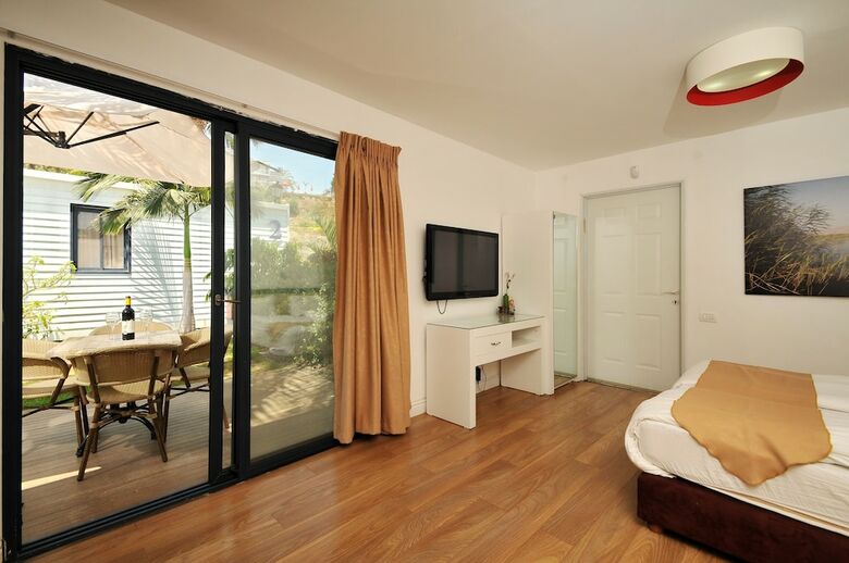 Hotel Kinneret Village