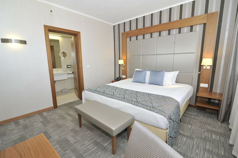 Hotel Holiday Inn Skopje
