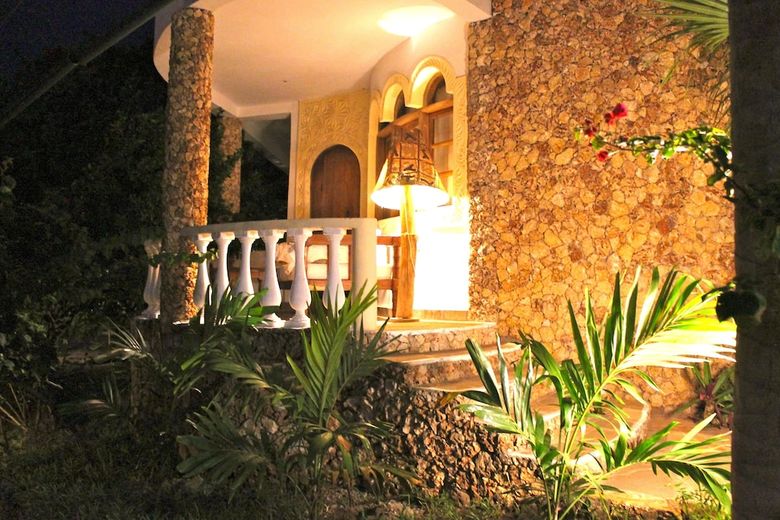Hotel Lily Palm Resort