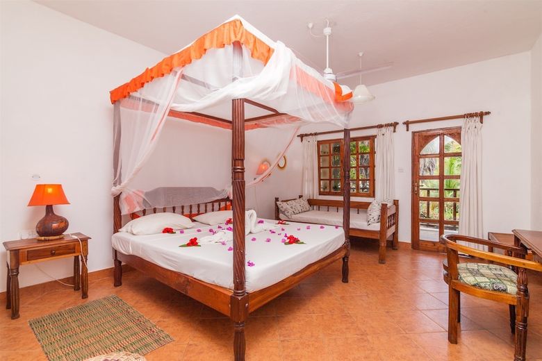 Hotel Lily Palm Resort