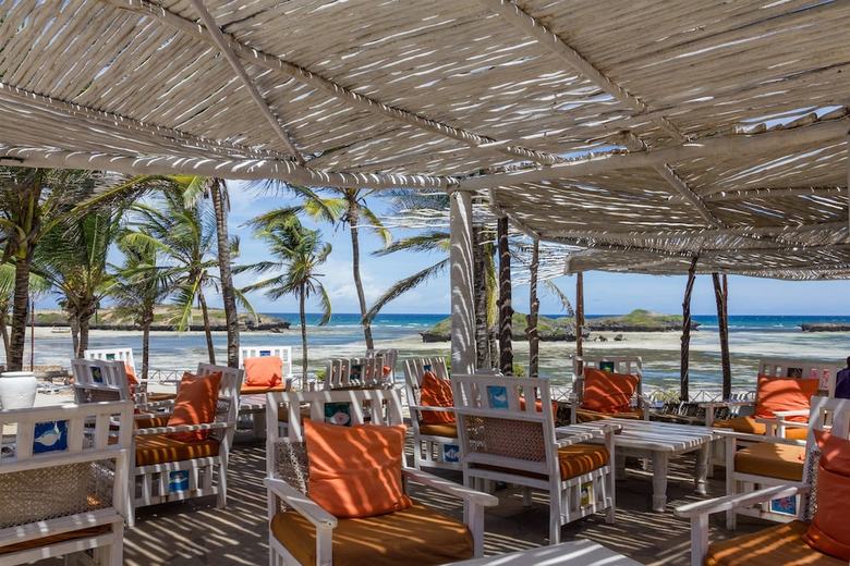 Hotel Lily Palm Resort