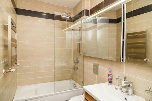 Apartamento Bishkek Park Residence