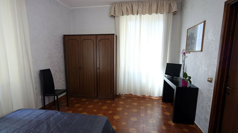 Hotel Roma Room