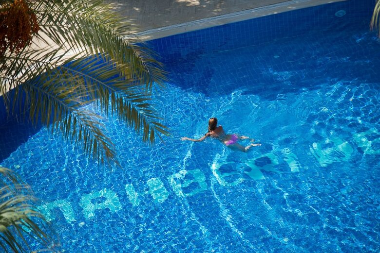 Mc Mahberi Beach Hotel