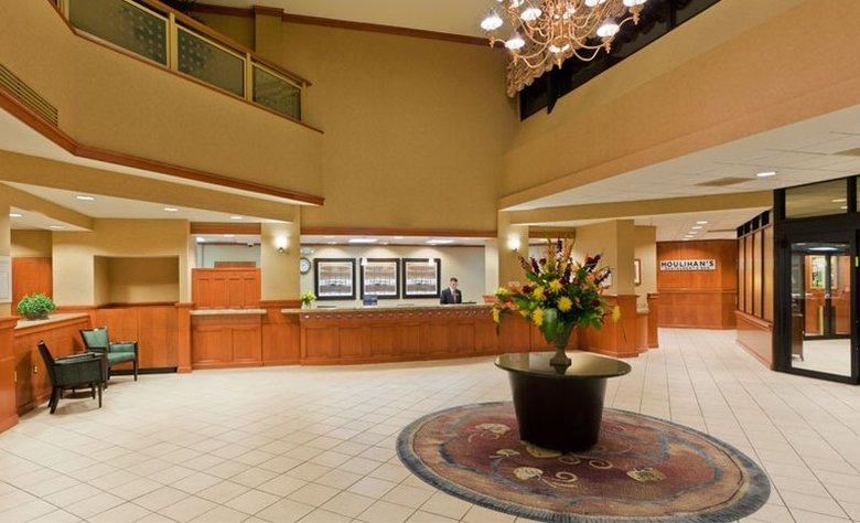 Hotel Crowne Plaza Dulles Airport