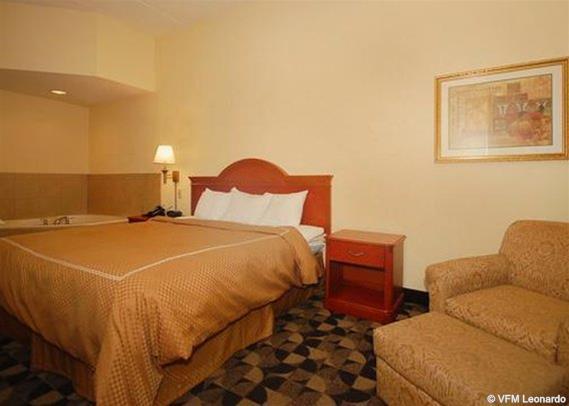Hotel Comfort Suites At Harbison