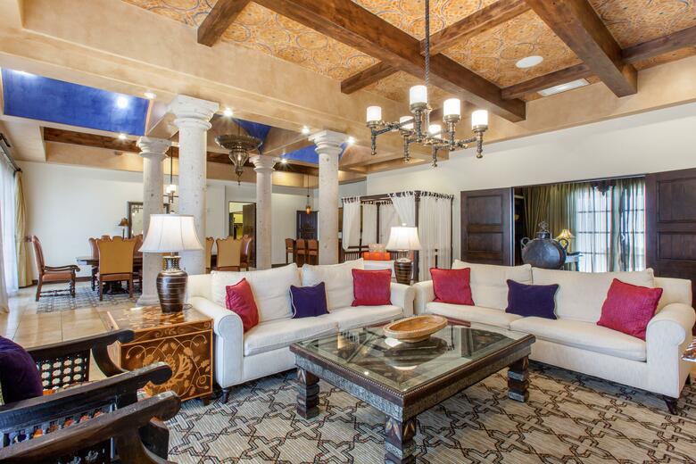 Hotel Montelucia Resort & Spa