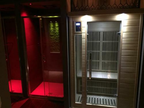 Hostal La Rocca Guest House & Spa