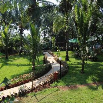 Hotel Santana Beach Resort
