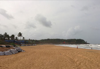 Hotel Santana Beach Resort