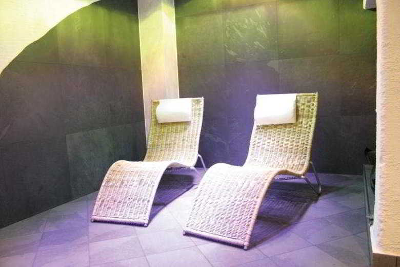 Art Hotel Binders