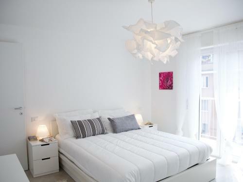 Marina's White Apartment