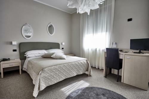 Rouge Hotel International
