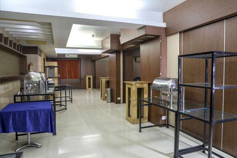 Hotel Royal Orchid Golden Suites