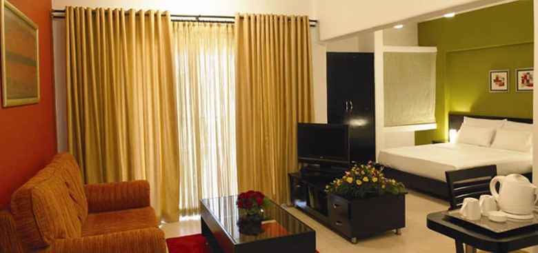 Hotel Royal Orchid Golden Suites