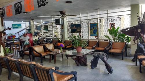 Hotel De Los Reyes