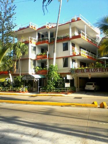 Hotel De Los Reyes