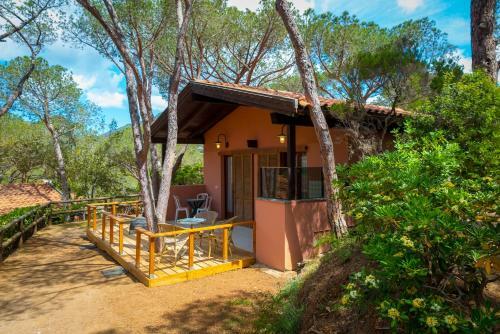 Camping Lacona Pineta