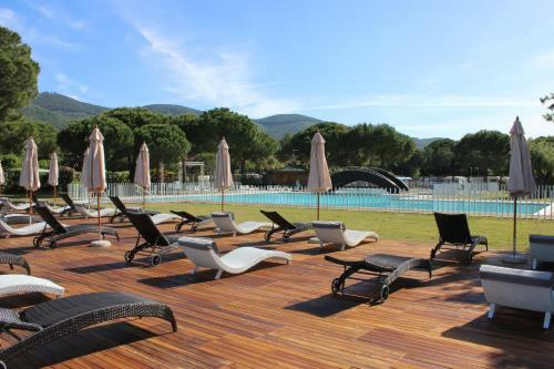 Camping Lacona Pineta