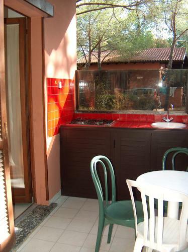 Camping Lacona Pineta