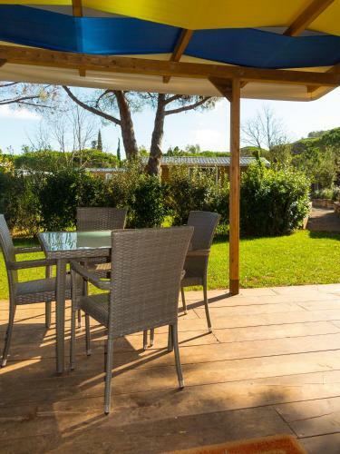 Camping Lacona Pineta