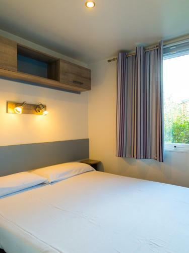 Camping Lacona Pineta
