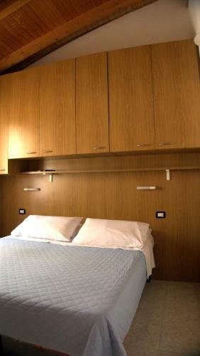 Camping Lacona Pineta