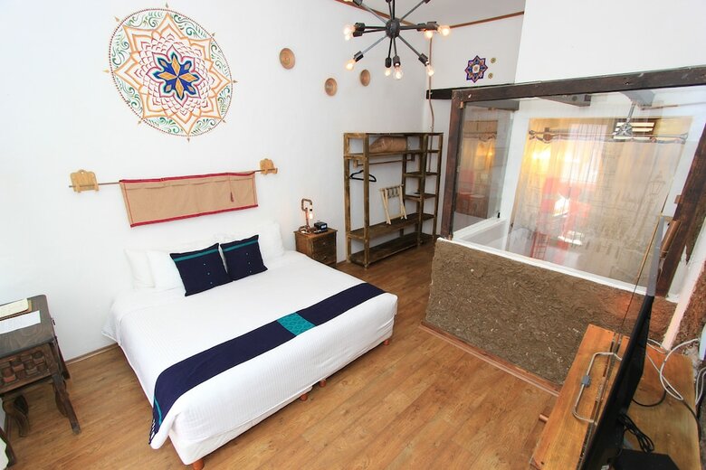 Sereno Art Hotel