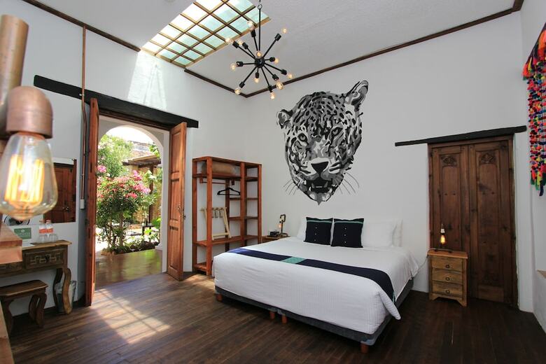 Sereno Art Hotel