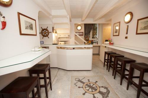 Hostal Dimora Caracciolo