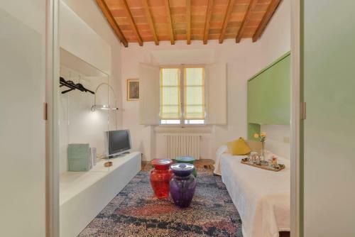 Artemisia Halldis Apartment