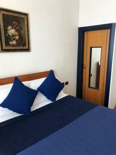Santa Maria La Nova 21 B&B