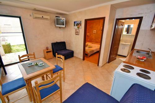 Cattaroom Apartments