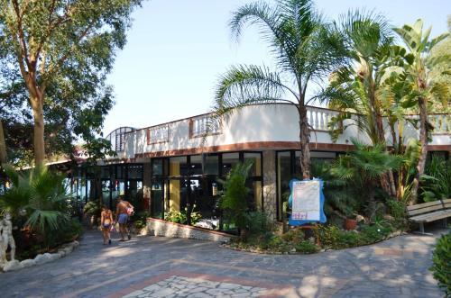 Aparthotel Hotel Village Eden
