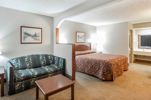 Hotel Econo Lodge Inn  And  Suites East