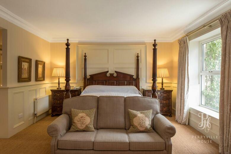 Hotel Perryville House