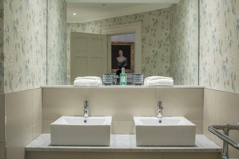 Hotel Perryville House