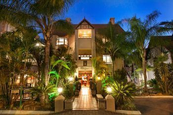 Court Classique Suite Hotel