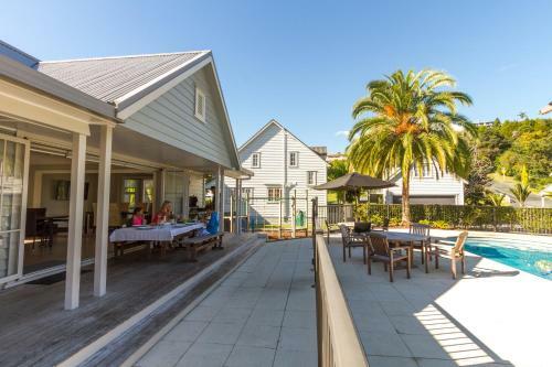 Lodge Russell Cottages