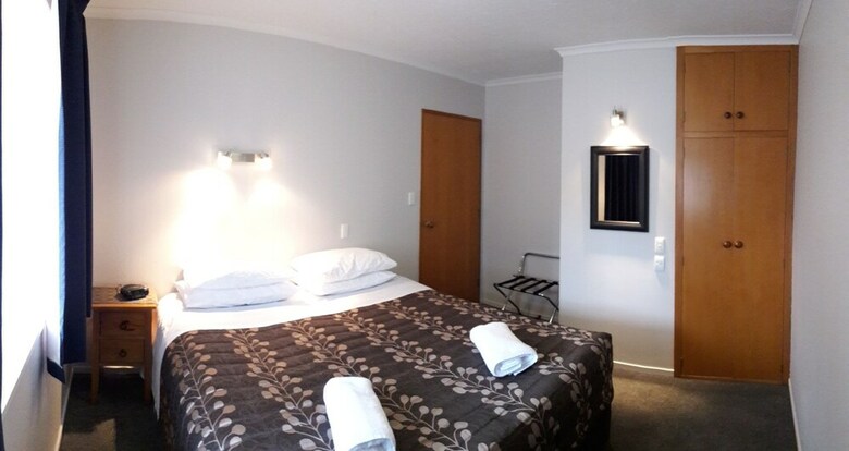 Academy Lodge Motel