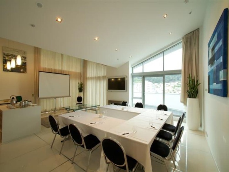 Distinction Wellington, Century City Hotel