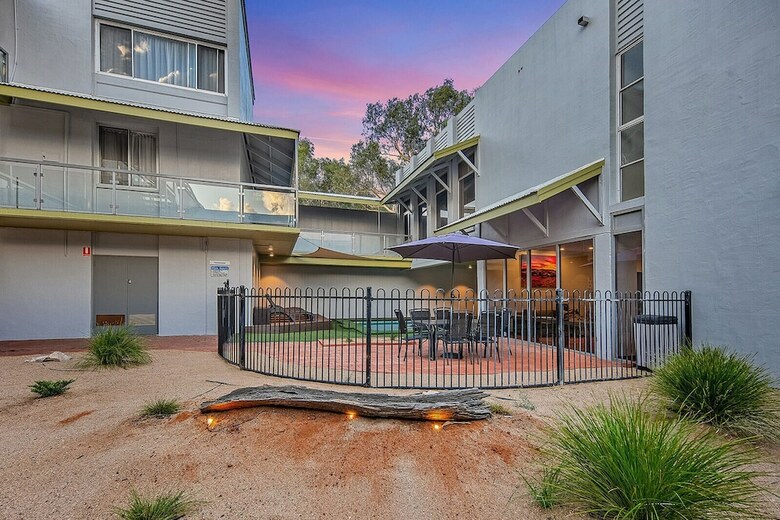 Stay At Alice Springs Hotel