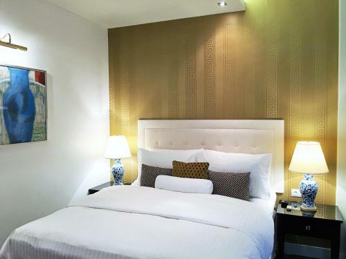 Luxury Apartments Mondrian Old Town