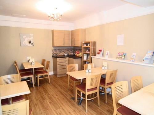 Hostal The Kelvin Guest House